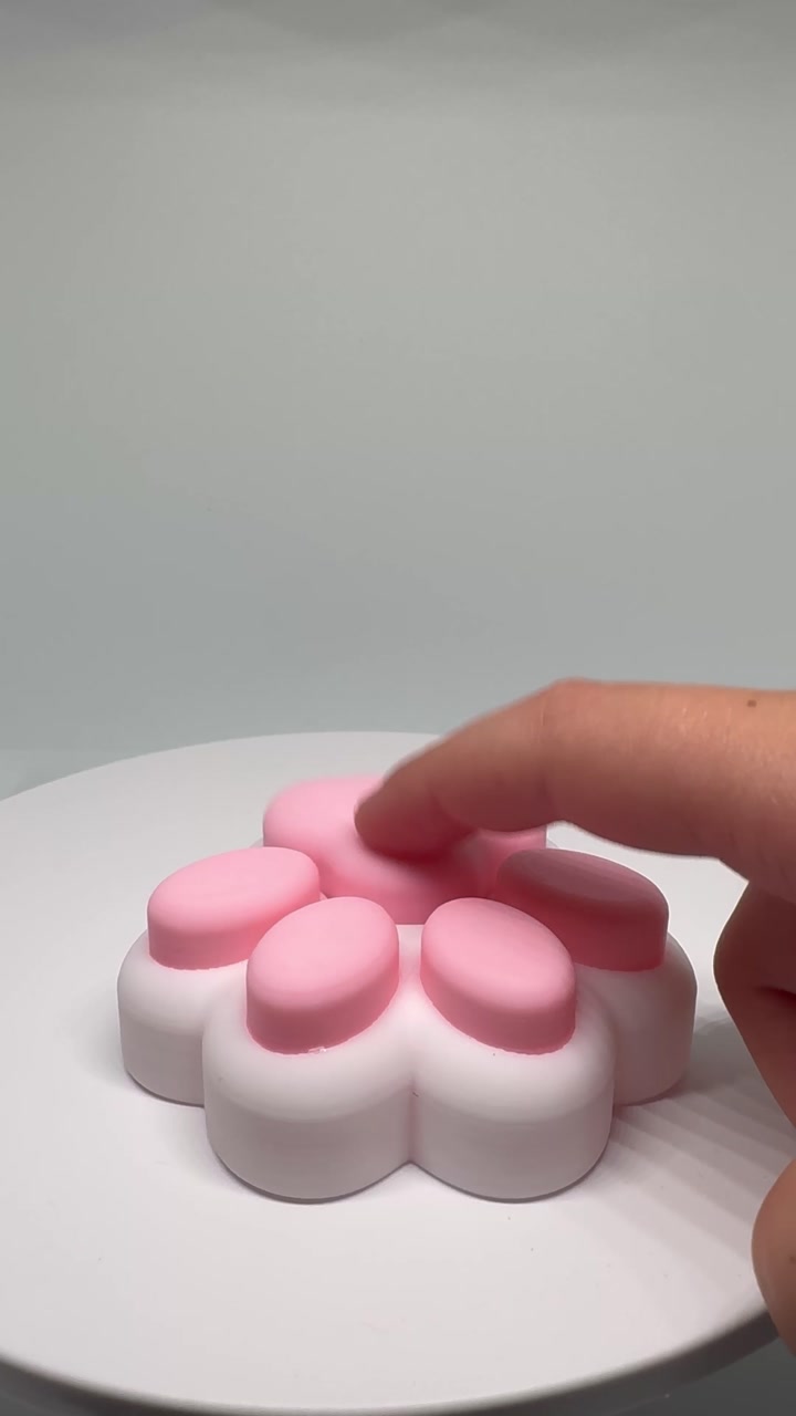 Cat Paw Clicker